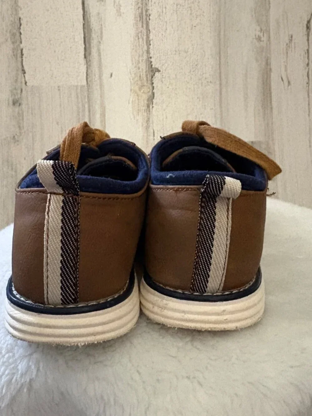 Cat & Jack Little Boys Size 2 Lace Up Brown Casual Shoes Rubber Soles